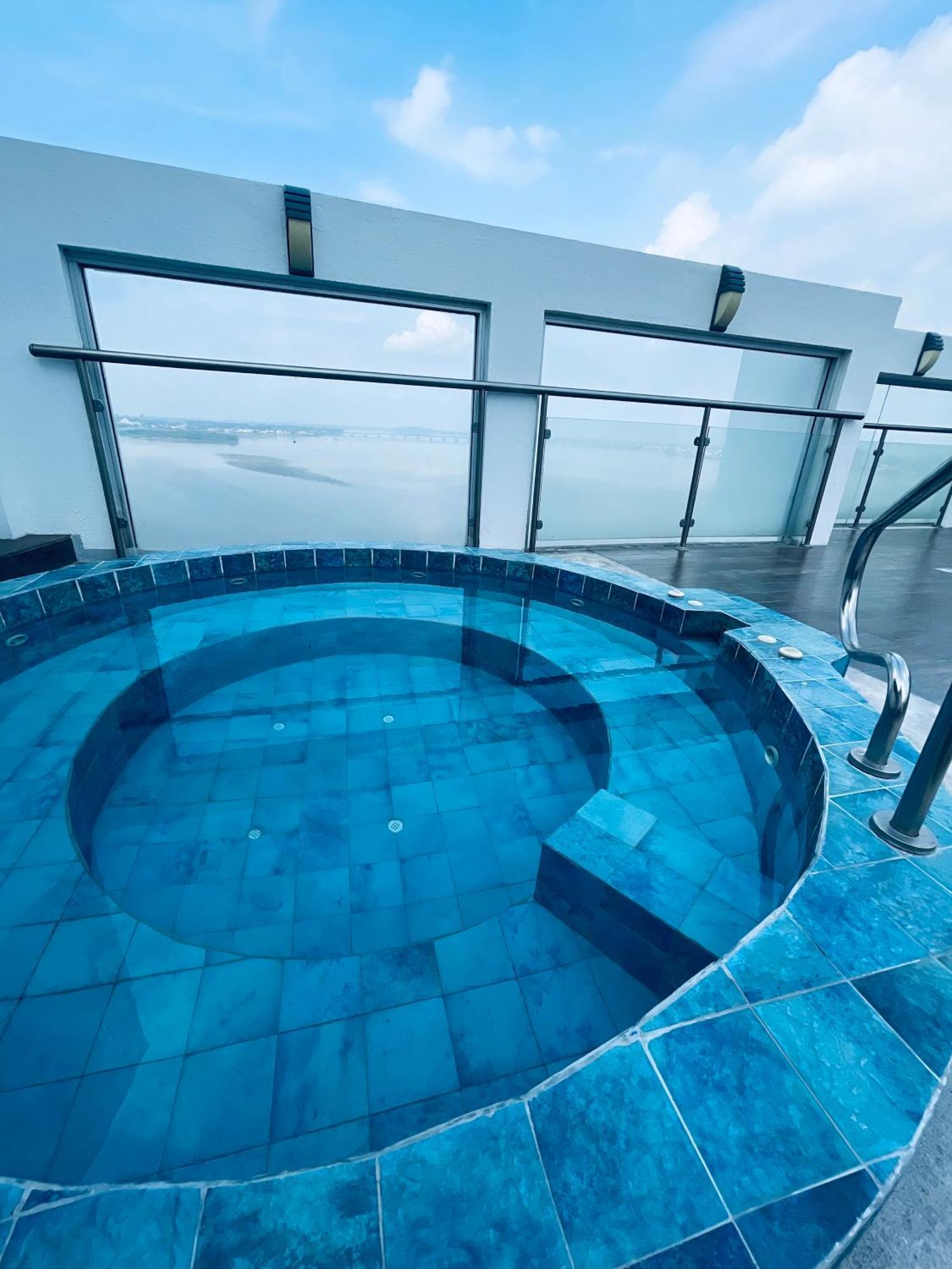 Suite Riverfront Puerto Santa Ana Guayaquil Esterno foto